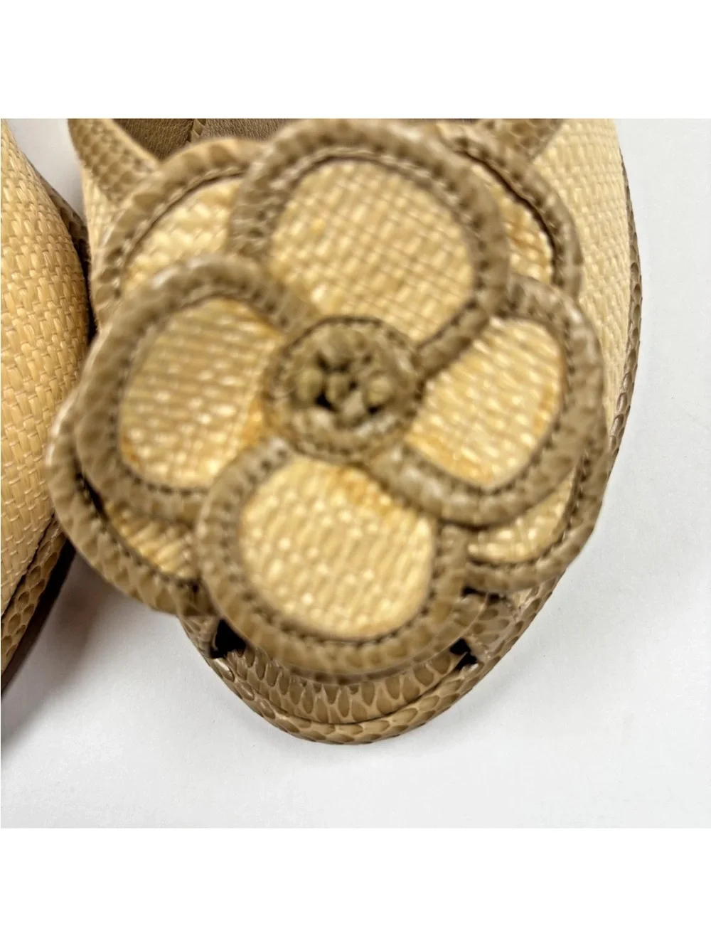 VTG Y2K Sandals Sz 7 Tan Raffia Peep Toe Slingback Wedge Me Too Flower Cottageco